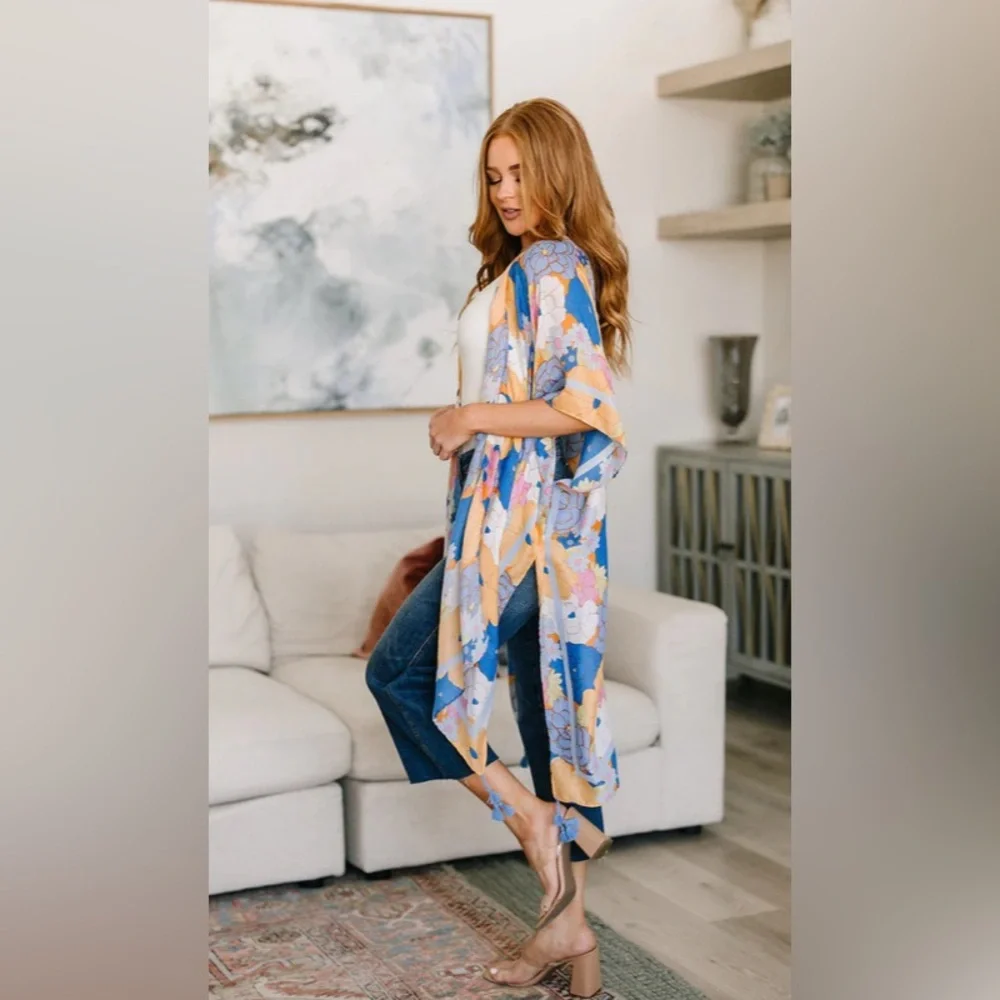 ⭐️New DO EVERYTHING IN LOVE
Floral Print Kimono - Picture 2 of 15